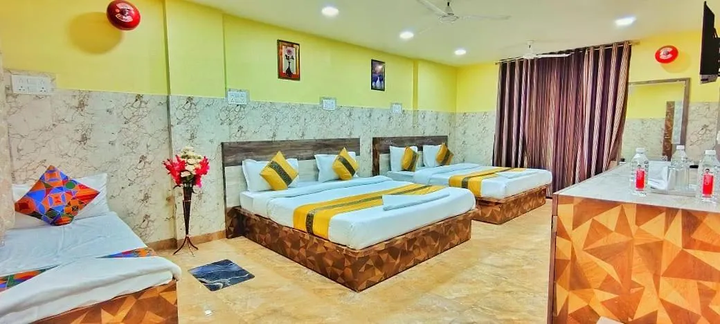 Hotel R S Residency فاراناسي 2*,