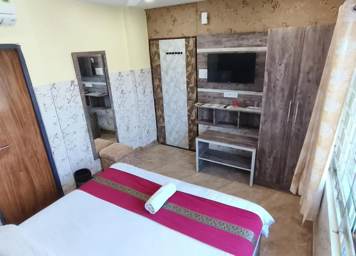 Hotel R S Residency فاراناسي
