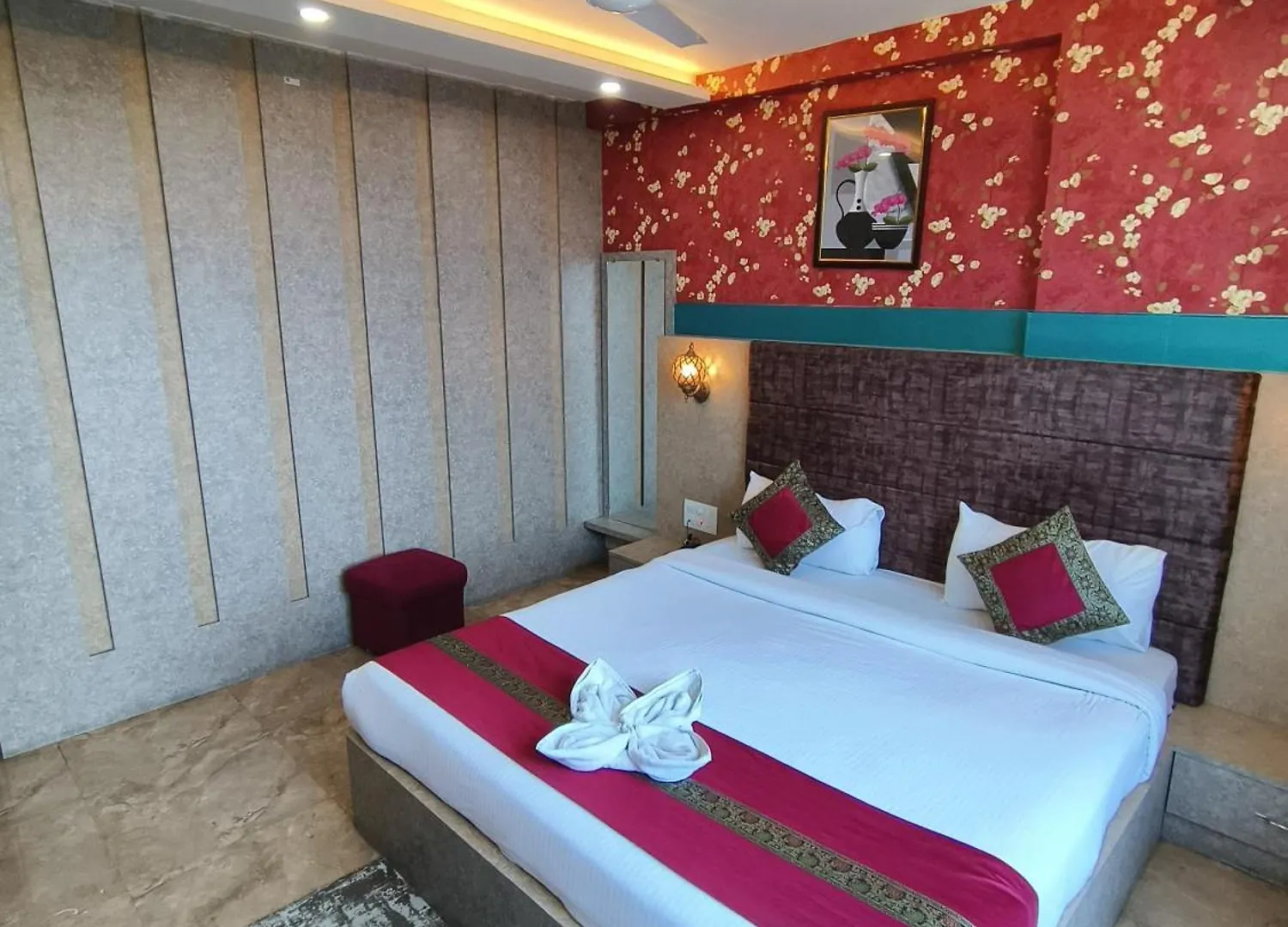 Hotel R S Residency فاراناسي